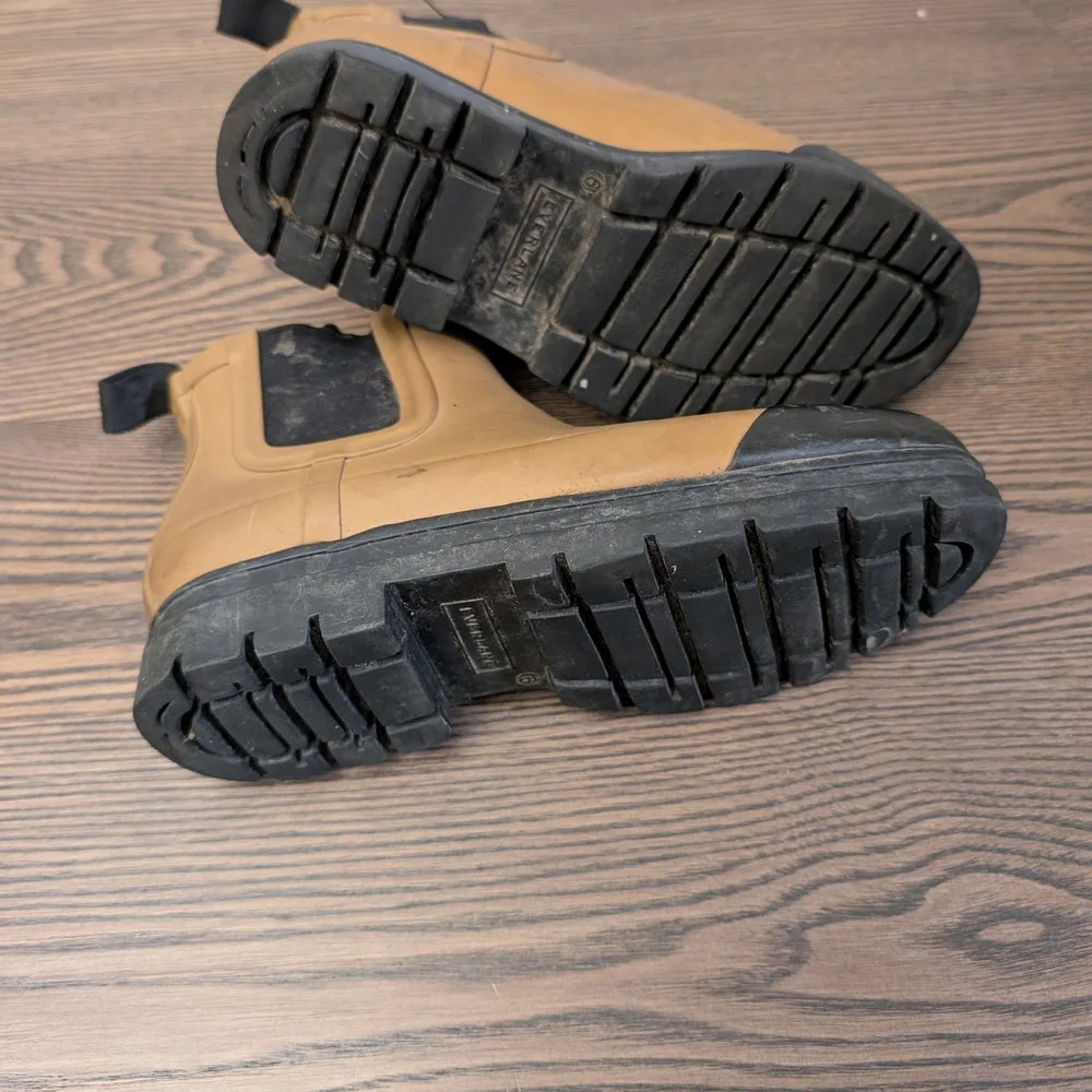 Everlane Tan and Black Rain Boots Size 6 - Picture 5 of 6